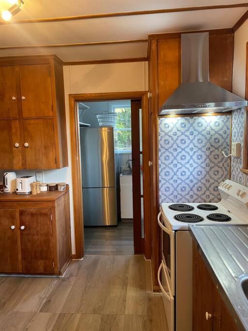 Watts, A Cosy Escape Villa Hamilton Bagian luar foto